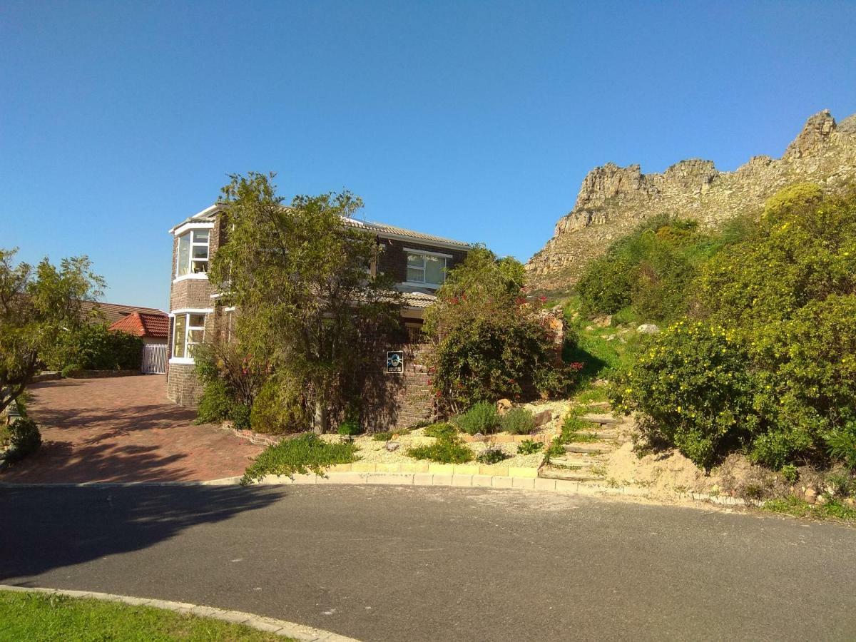 Spectrum Of Views Near Muizenberg Apartment Lakeside Exterior photo